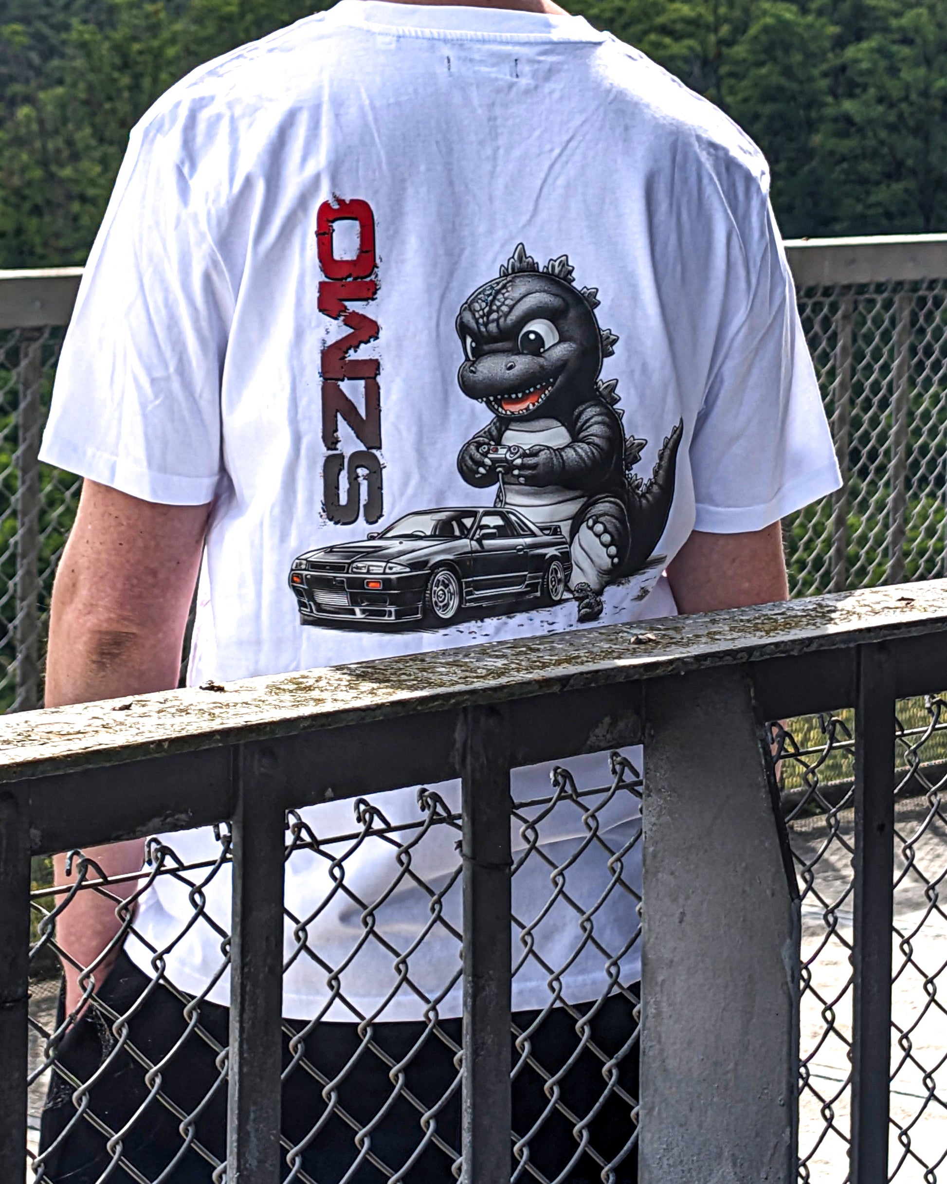 SZMO Baby Godzilla T-Shirt R32 GTR JDM Cartoon Design Rückansicht
