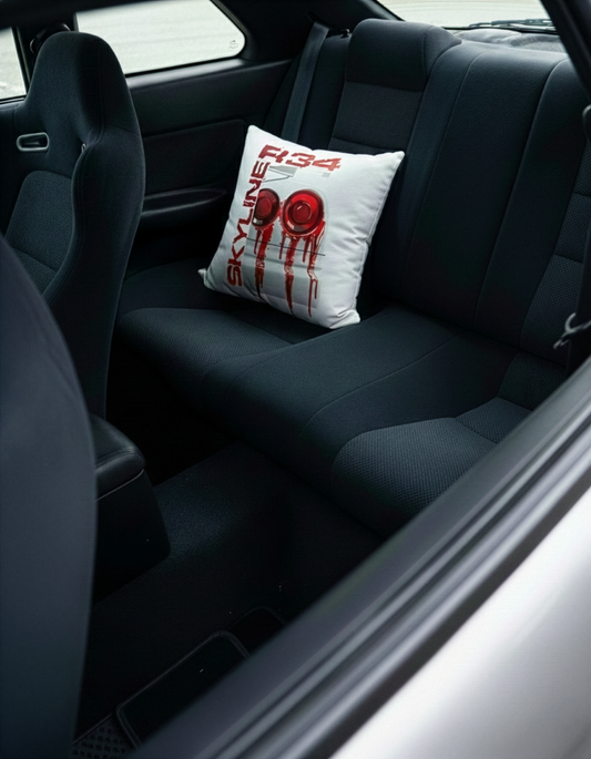 SZMO Kissen Weiß R34 Skyline Rückleuchten Design JDM Deko Sofa Vorderansicht