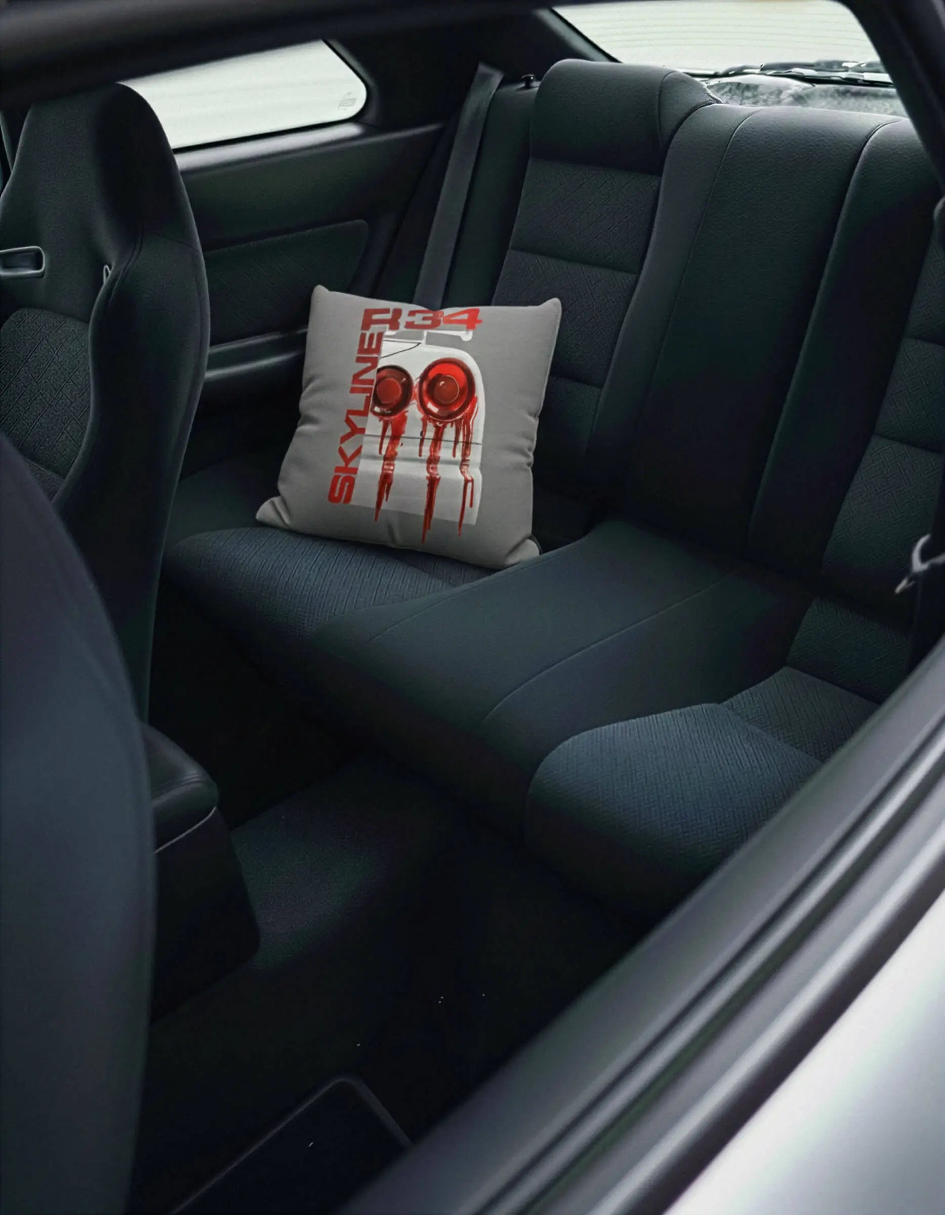 SZMO Kissen R34 Skyline Rückleuchten Design JDM Deko Sofa Vorderansicht