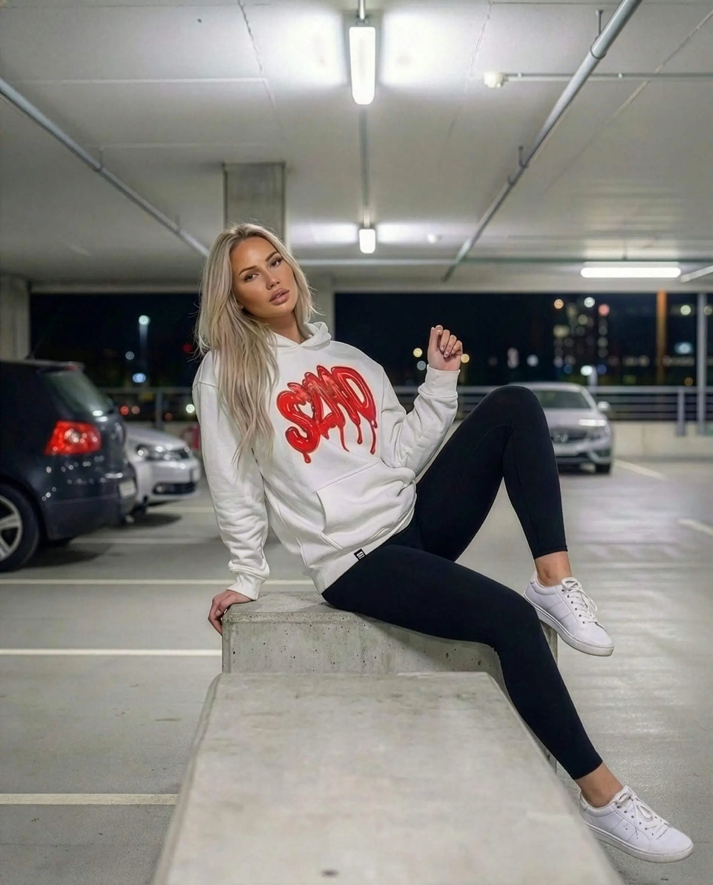 SZMO R34 Rückleuchten Oversize Hoodie Weiß JDM Streetwear Vorderansicht