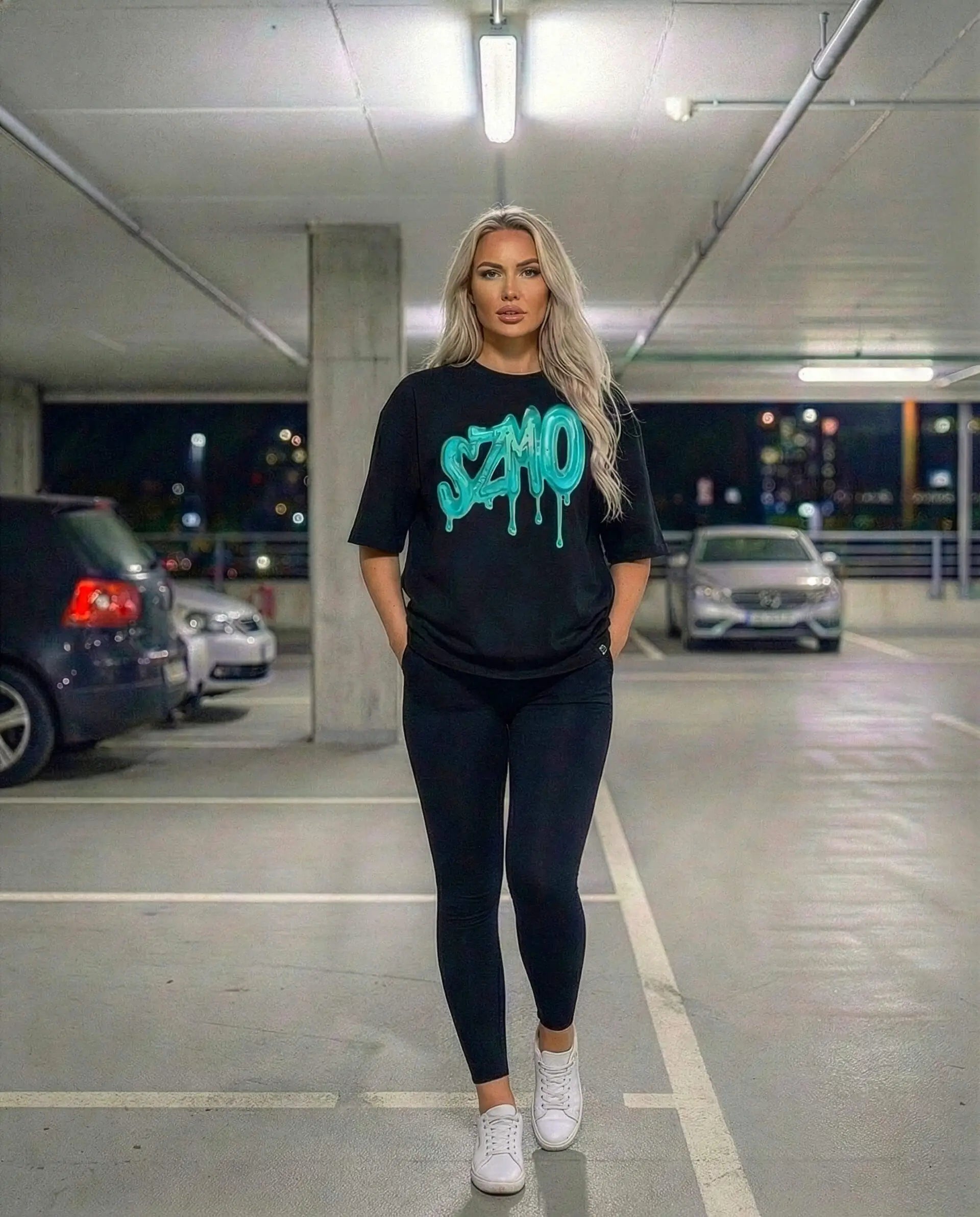SZMO Logo T-Shirt Schwarz Multicolor Backprint Oversize Vorderansicht