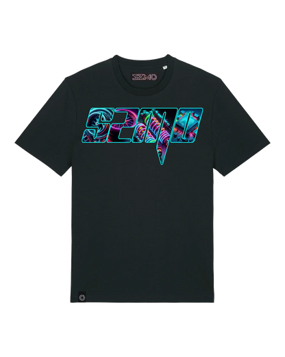 SZMO Neon Logo T-Shirt Schwarz leuchtender Print Vorderansicht Detail